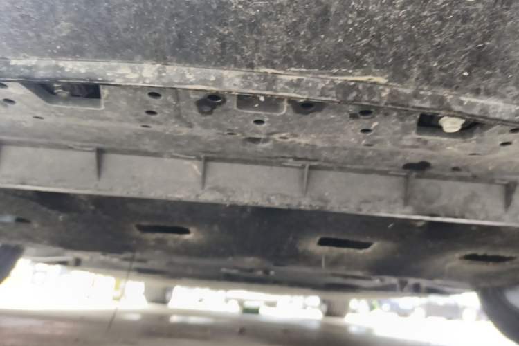 Used Hongqi E-QM5 2023 Base Travel Edition Chassis Front