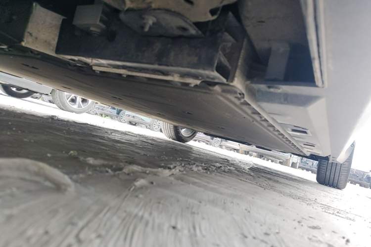 Used Hongqi E-QM5 2023 Revised Version Basic Travel Edition Chassis Front Left