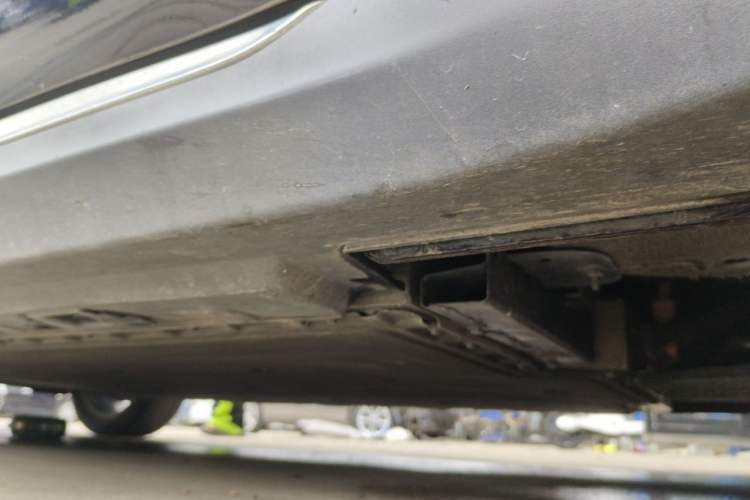 Used Hongqi E-QM5 2023 Base Travel Edition Chassis Front Right
