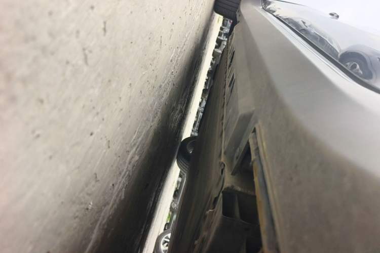 Used Hongqi E-QM5 2023 Revised Version Basic Travel Edition Chassis Front Right