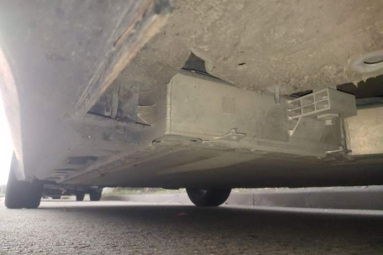 Used Hongqi E-QM5 2023 Revised Version Basic Travel Edition Chassis Front Right