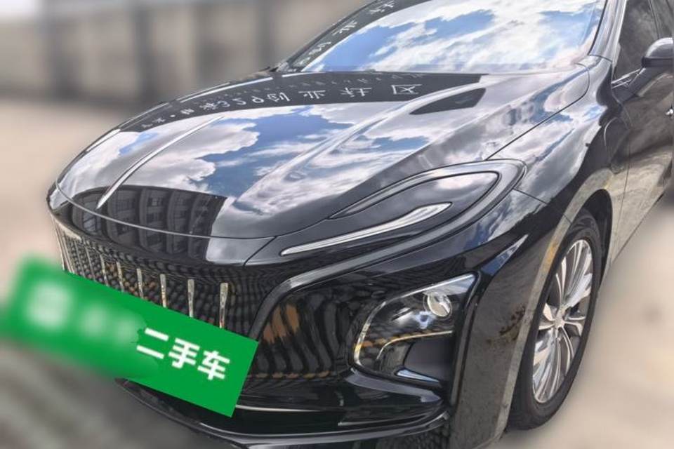 Hongqi E-QM5 2023