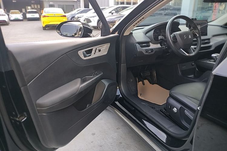Used Hongqi E-QM5 2023 620km PLUS Driver Seat