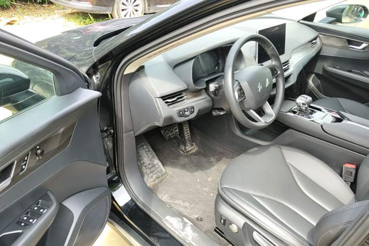 Used Hongqi E-QM5 2023 Revised Version Basic Travel Edition Driver Seat