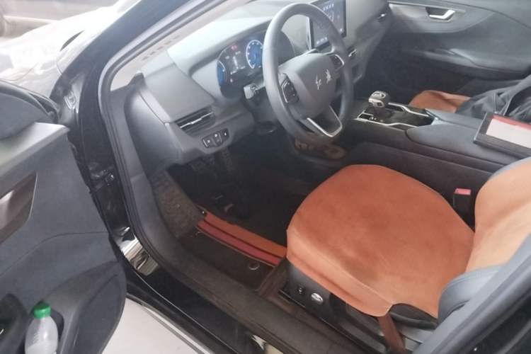 Used Hongqi E-QM5 2023 Base Travel Edition Driver Seat