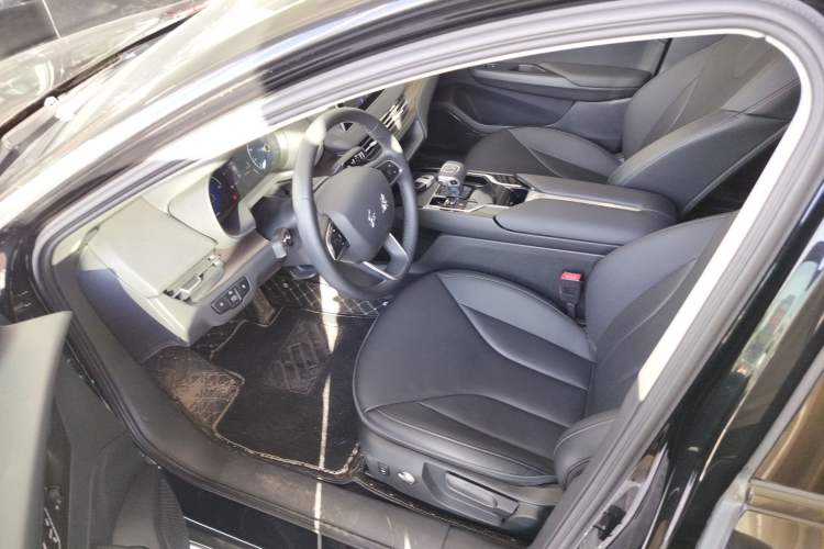 Used Hongqi E-QM5 2023 Revised Version Basic Travel Edition Driver Seat