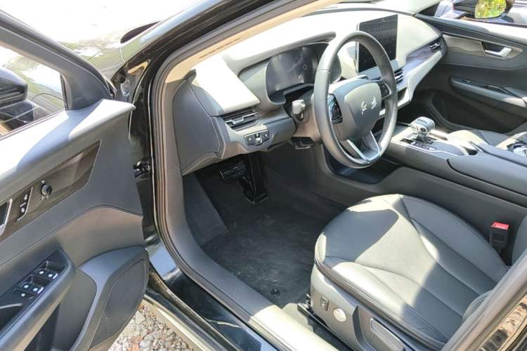 Used Hongqi E-QM5 2023 Revised Version Basic Travel Edition Driver Seat