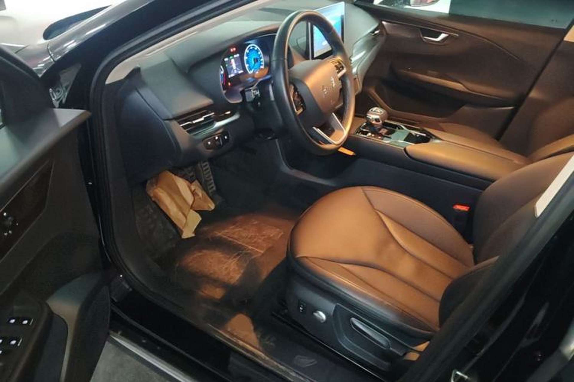 Used Hongqi E-QM5 2023 Revised Version Basic Travel Edition Driver Seat