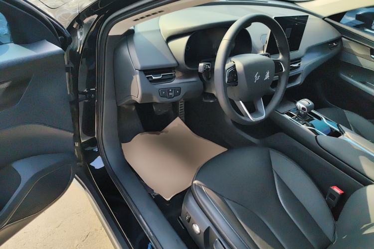 Used Hongqi E-QM5 2023 Revised Version Basic Travel Edition Driver Seat