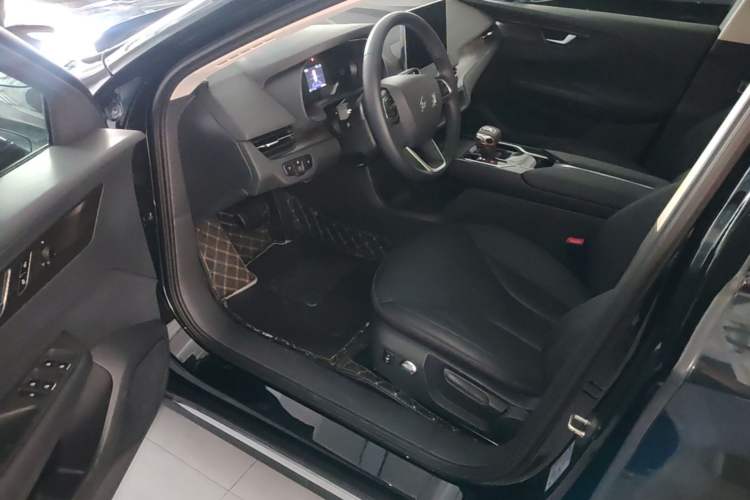Used Hongqi E-QM5 2023 Base Travel Edition Driver Seat