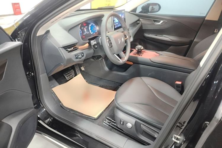 Used Hongqi E-QM5 2023 Revised Version Basic Travel Edition Driver Seat