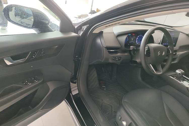 Used Hongqi E-QM5 2023 Revised Version Basic Travel Edition Driver Seat