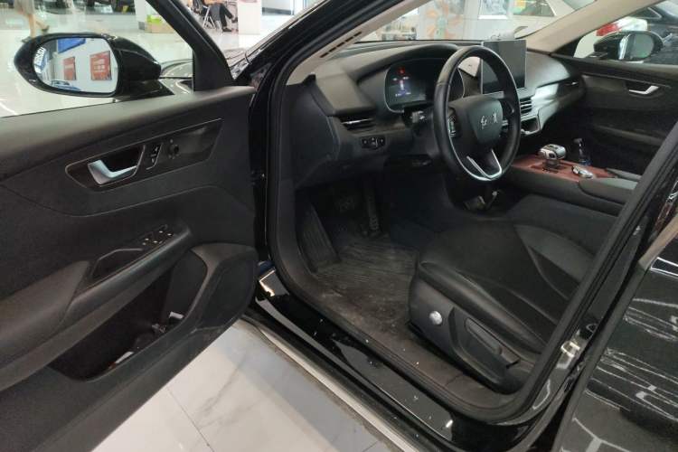 Used Hongqi E-QM5 2023 Revised Version Basic Travel Edition Driver Seat
