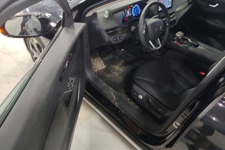 Used Hongqi E-QM5 2023 Revised Version Basic Travel Edition Driver Seat