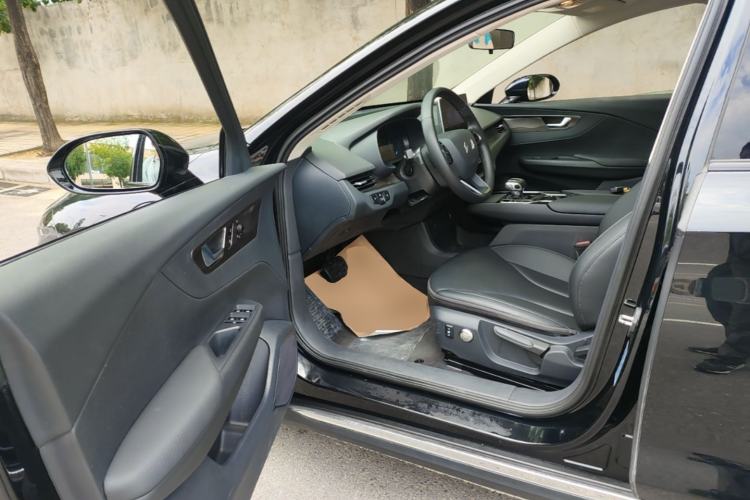 Used Hongqi E-QM5 2023 Revised Version Basic Travel Edition Driver Seat