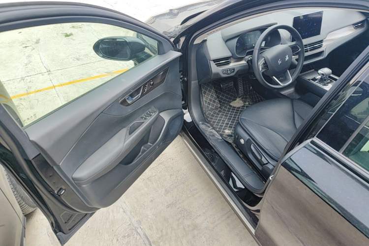 Used Hongqi E-QM5 2023 Revised Version Basic Travel Edition Driver Seat