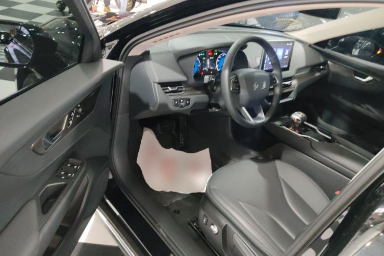 Used Hongqi E-QM5 2023 Revised Version Basic Travel Edition Driver Seat