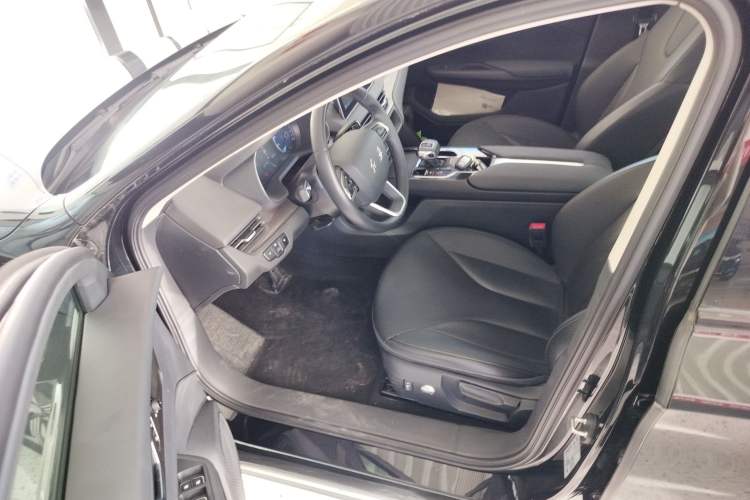 Used Hongqi E-QM5 2023 Revised Version Basic Travel Edition Driver Seat