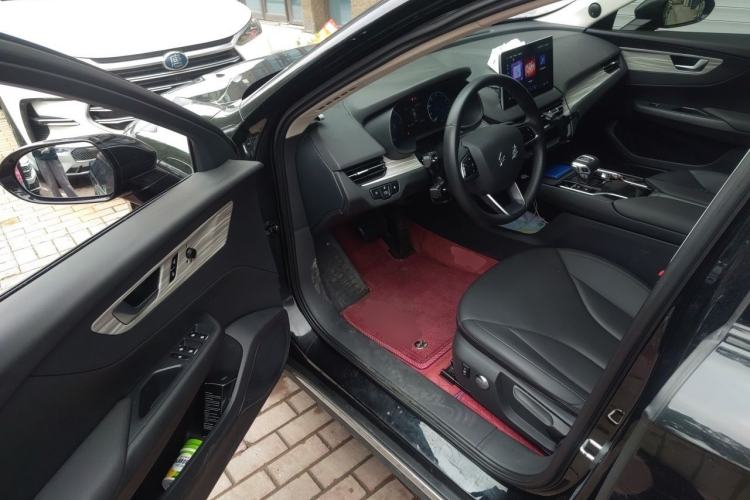 Used Hongqi E-QM5 2023 560km PLUS Driver Seat