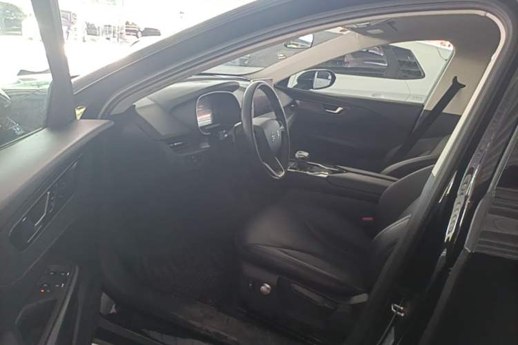 Used Hongqi E-QM5 2023 Revised Version Basic Travel Edition Driver Seat