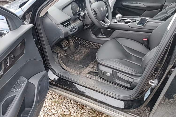 Used Hongqi E-QM5 2023 Revised Version Basic Travel Edition Driver Seat