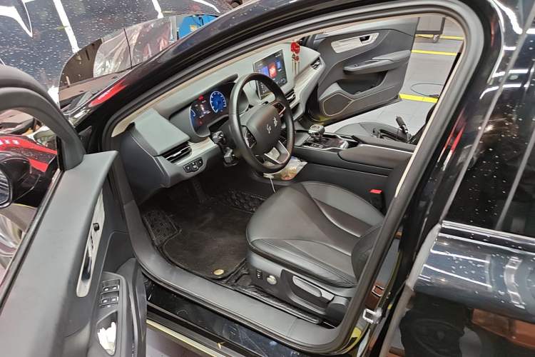 Used Hongqi E-QM5 2023 620km PLUS Driver Seat
