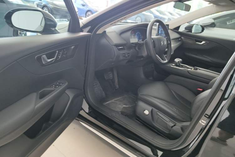 Used Hongqi E-QM5 2023 Revised Version Basic Travel Edition Driver Seat