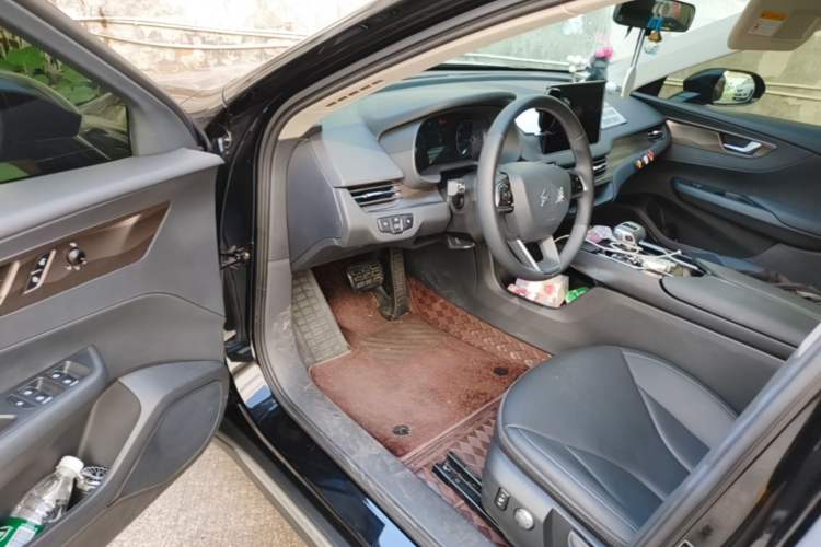 Used Hongqi E-QM5 2023 Revised Version Basic Travel Edition Driver Seat