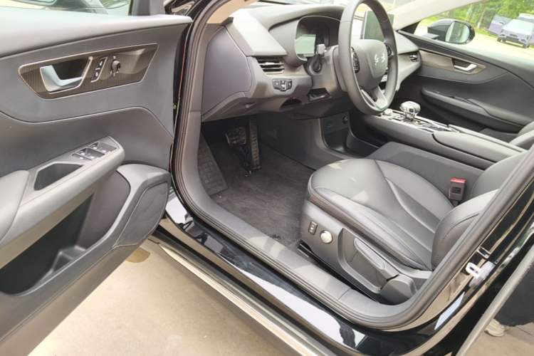Used Hongqi E-QM5 2023 Revised Version Basic Travel Edition Driver Seat