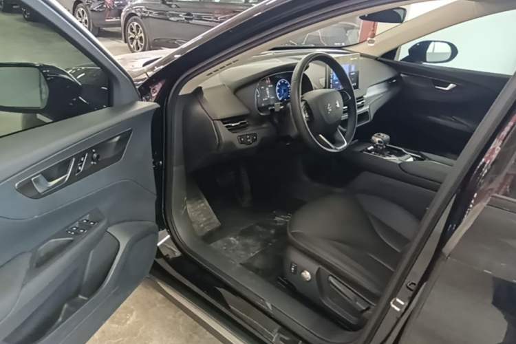 Used Hongqi E-QM5 2023 Base Travel Edition Driver Seat