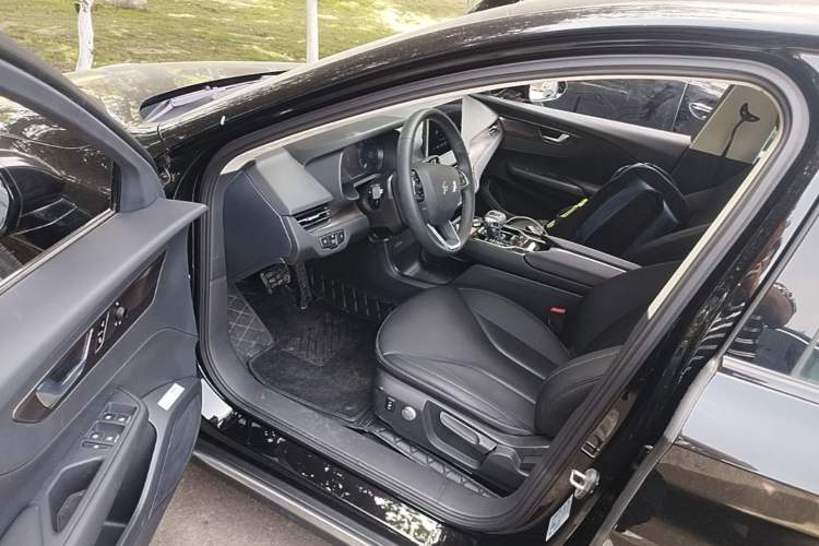Used Hongqi E-QM5 2023 Revised Version Basic Travel Edition Driver Seat