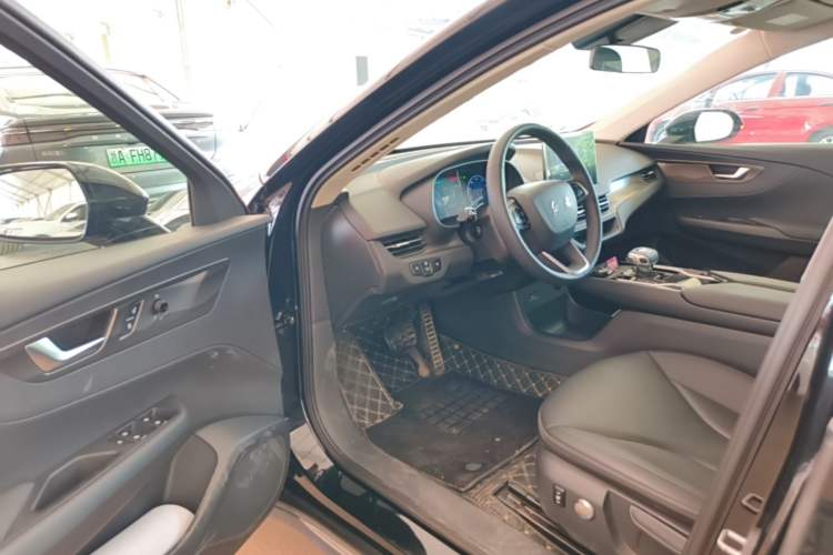 Used Hongqi E-QM5 2023 Revised Version Basic Travel Edition Driver Seat