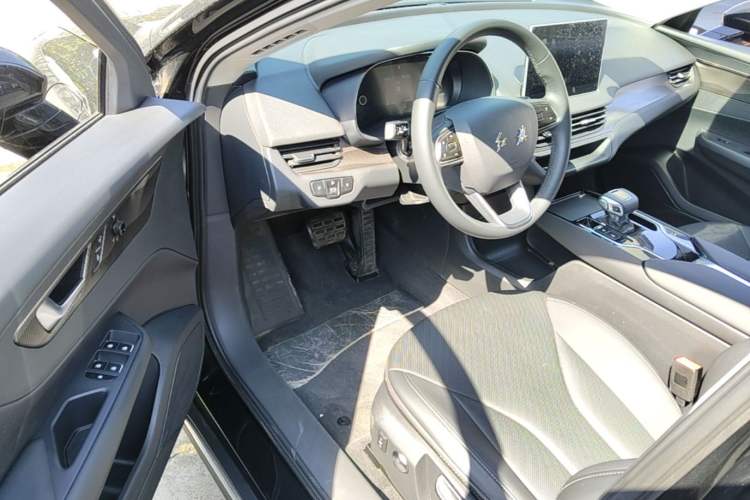 Used Hongqi E-QM5 2023 Revised Version Basic Travel Edition Driver Seat