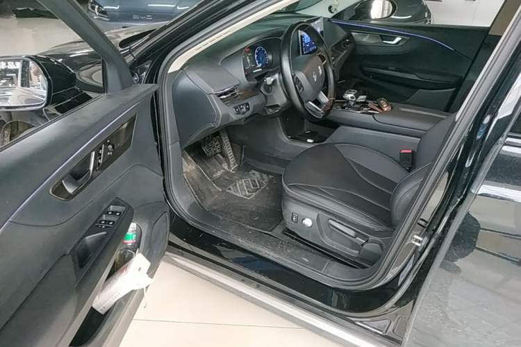 Used Hongqi E-QM5 2023 Revised Version Basic Travel Edition Driver Seat