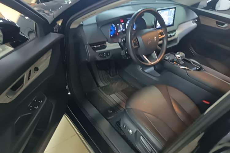 Used Hongqi E-QM5 2023 620km PLUS Driver Seat