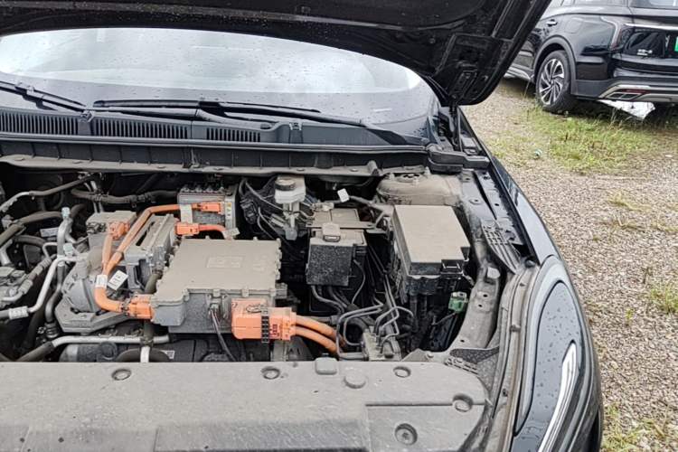 Used Hongqi E-QM5 2023 Revised Version Basic Travel Edition Engine Bay Left
