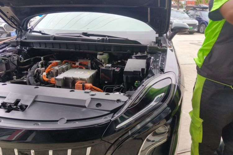 Used Hongqi E-QM5 2023 Base Travel Edition Engine Bay Left