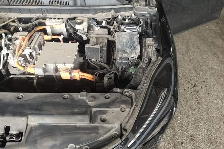 Used Hongqi E-QM5 2023 Base Travel Edition Engine Bay Left