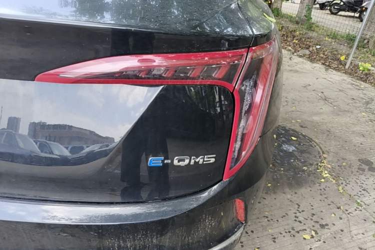 Used Hongqi E-QM5 2023 Base Travel Edition Exterior 3