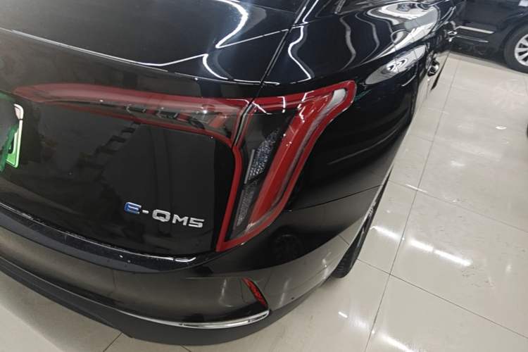 Used Hongqi E-QM5 2023 Base Travel Edition Exterior 3