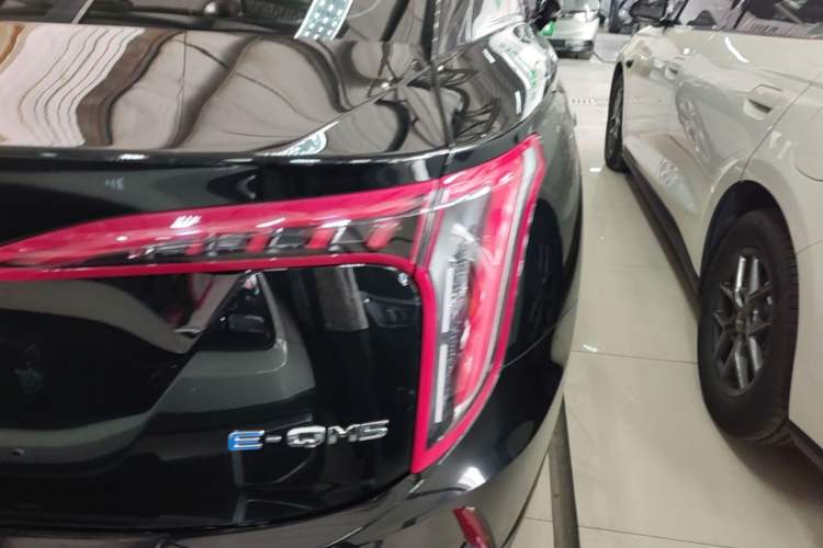 Used Hongqi E-QM5 2023 Base Travel Edition Exterior 3