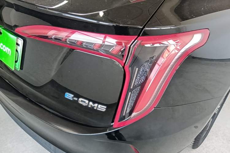 Used Hongqi E-QM5 2023 Base Travel Edition Exterior 3