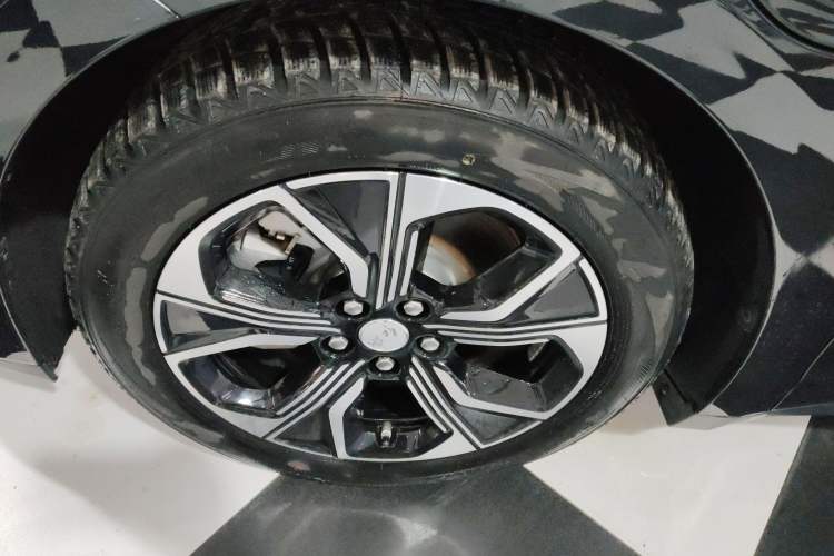 Used Hongqi E-QM5 2023 Revised Version Basic Travel Edition Exterior 4