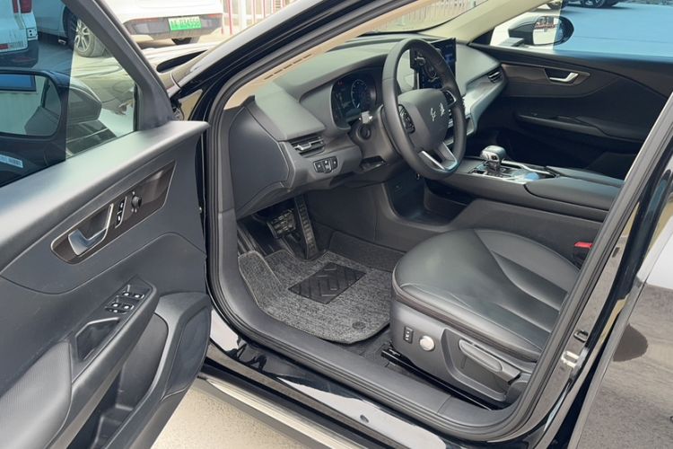 Used Hongqi E-QM5 2023 Base Travel Edition Exterior 5