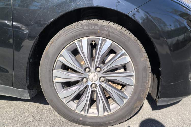 Used Hongqi E-QM5 2023 560km PLUS Exterior 7