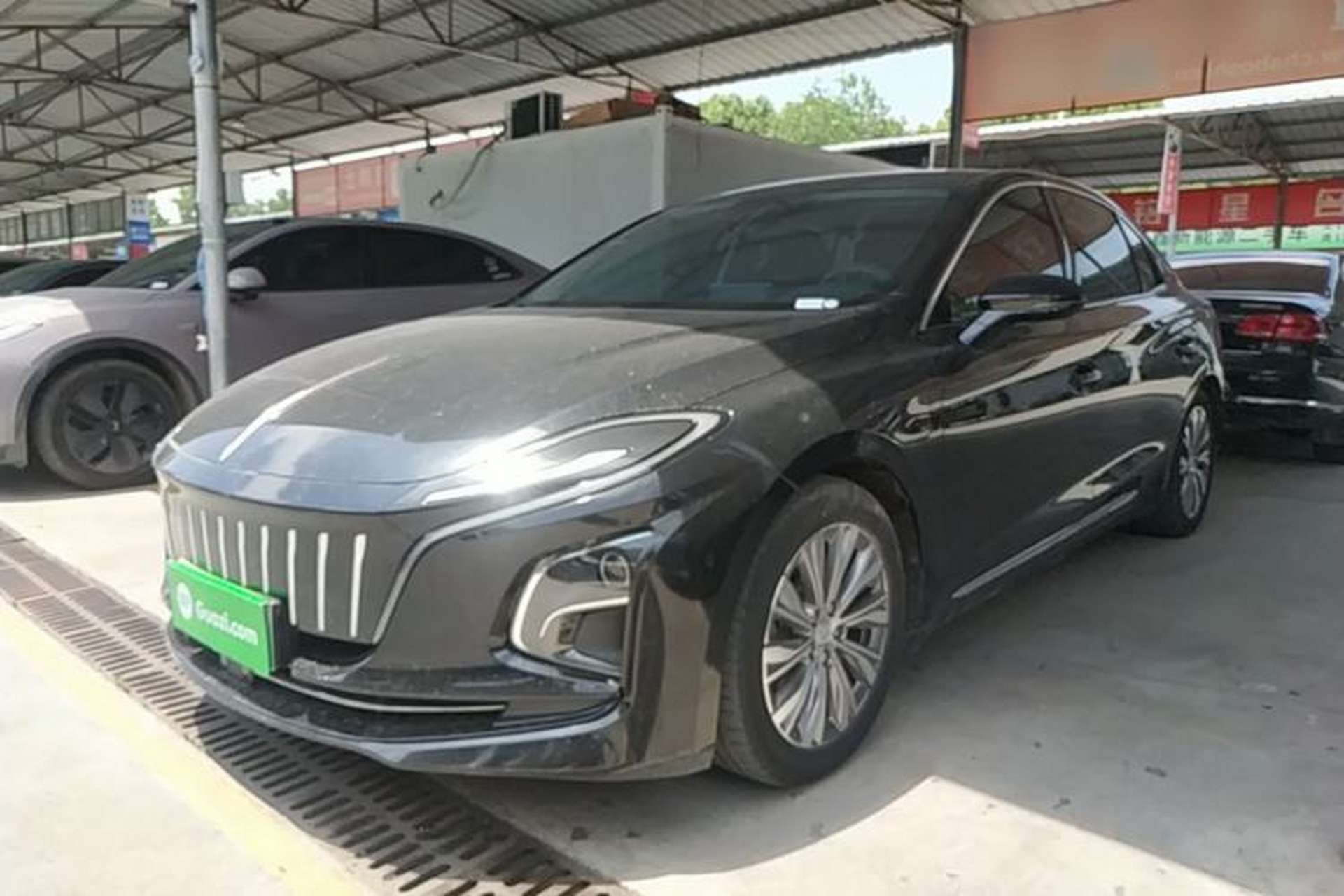 Used Hongqi E-QM5 2023 620km PLUS Front Left 45 Deg