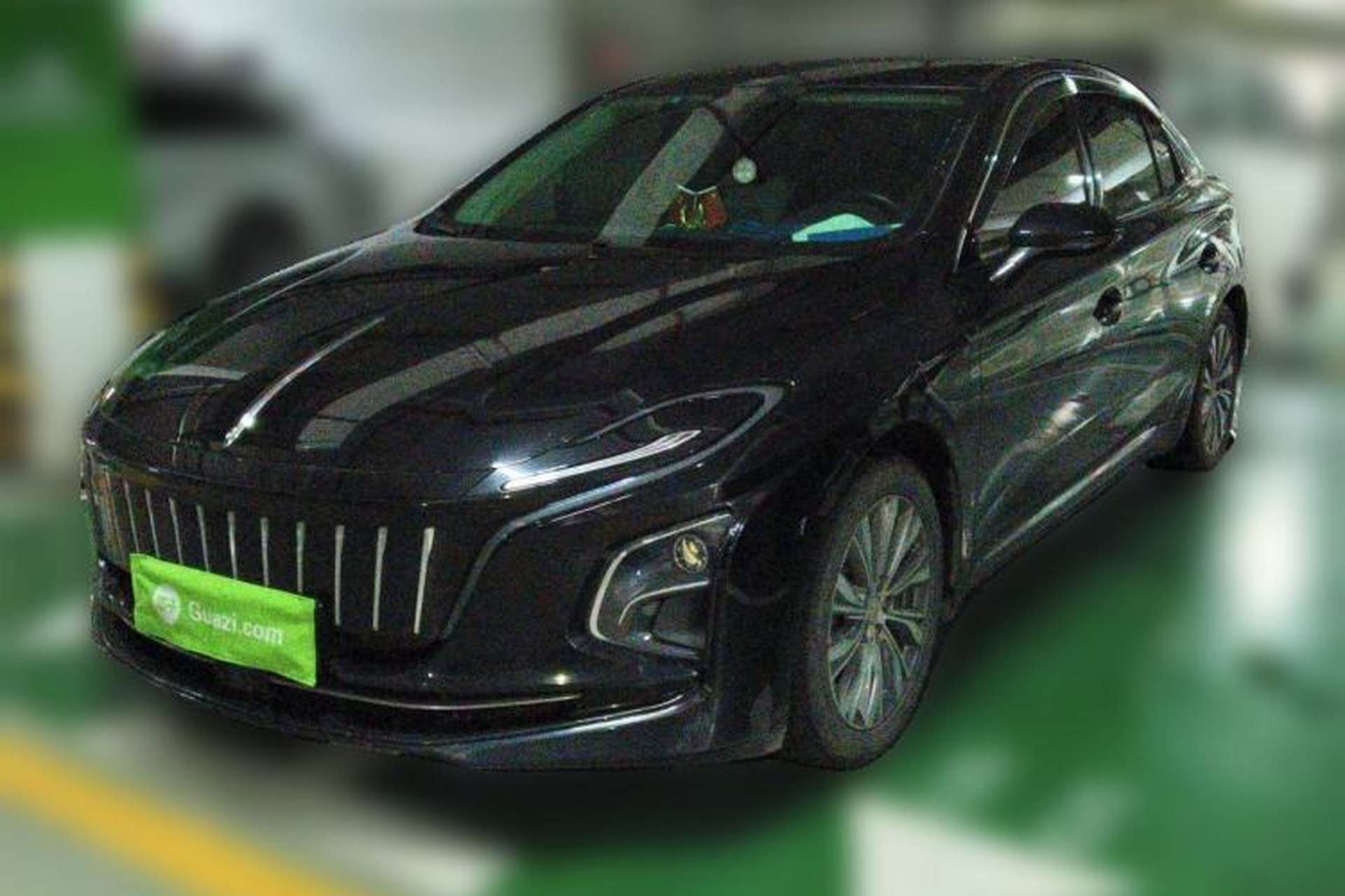 Used Hongqi E-QM5 2023 560km PLUS Front Left 45 Deg