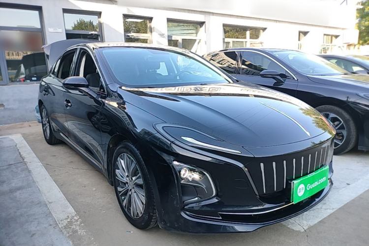 Used Hongqi E-QM5 2023 620km PLUS Front Right 45 Deg