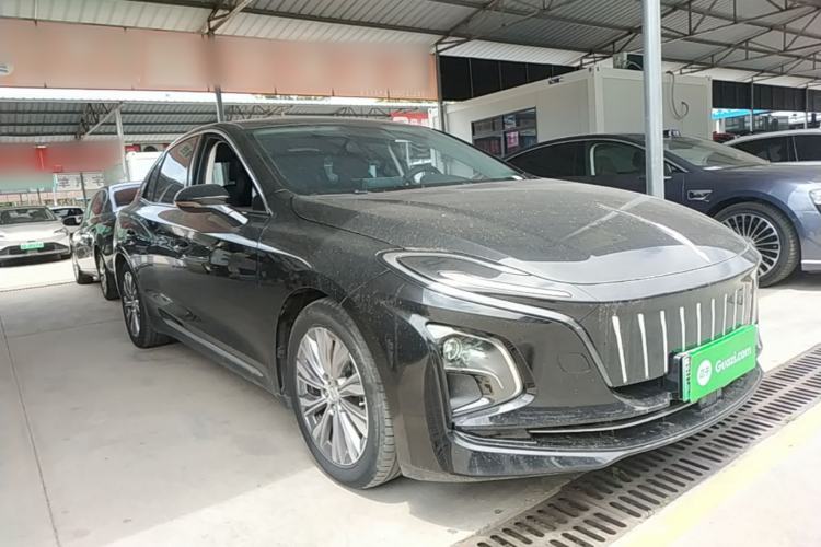 Used Hongqi E-QM5 2023 620km PLUS Front Right 45 Deg