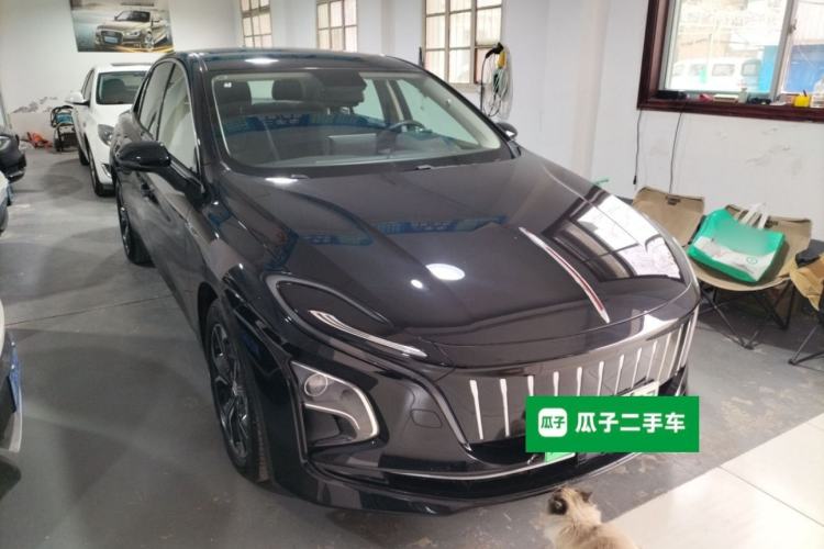 Used Hongqi E-QM5 2023 Revised Version Basic Travel Edition Front Right 45 Deg